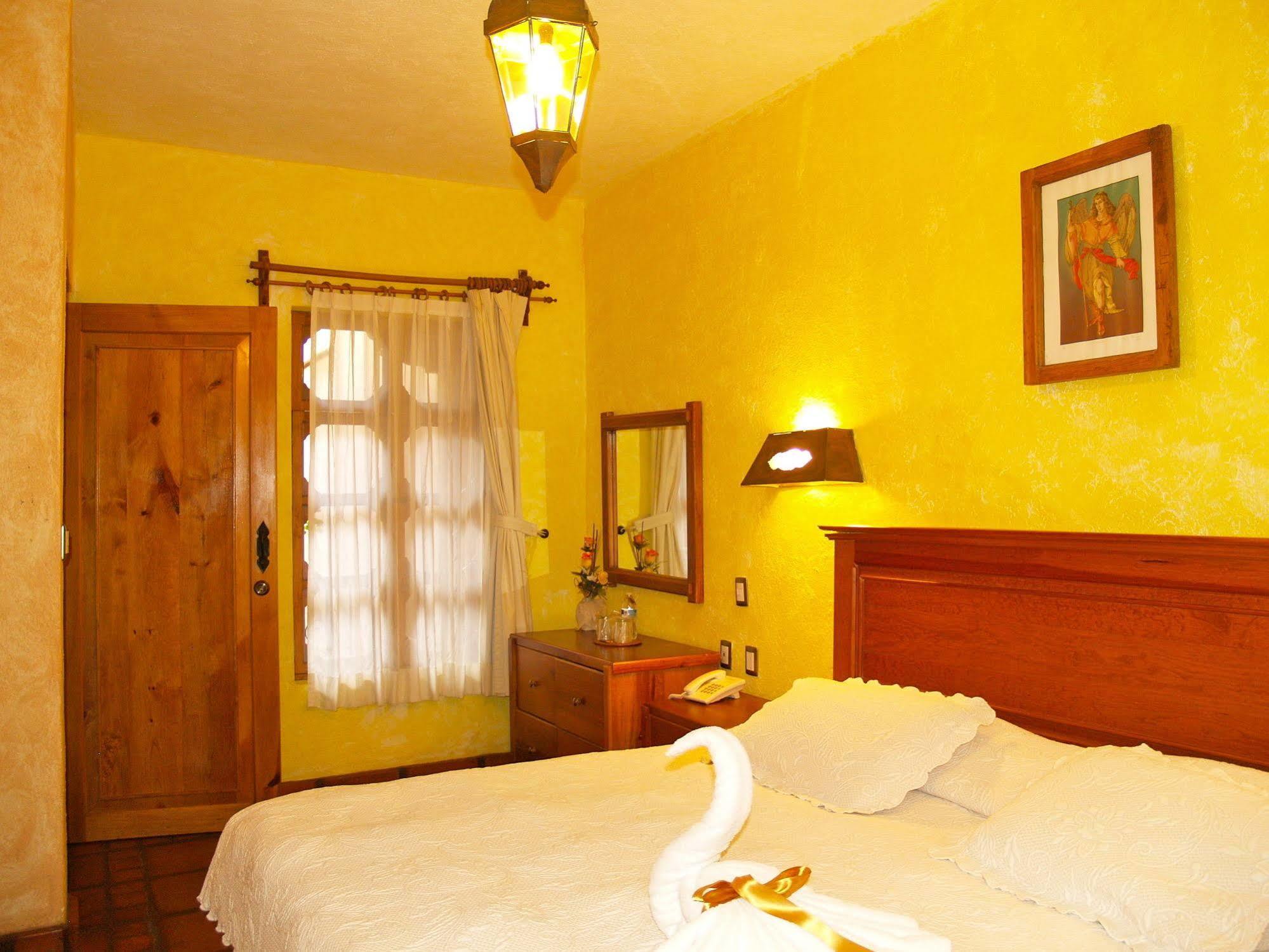 Hotel Refugio Del Angel Pátzcuaro Exteriör bild