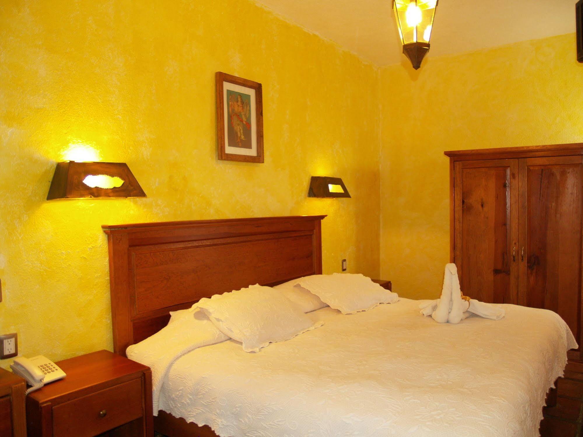 Hotel Refugio Del Angel Pátzcuaro Exteriör bild